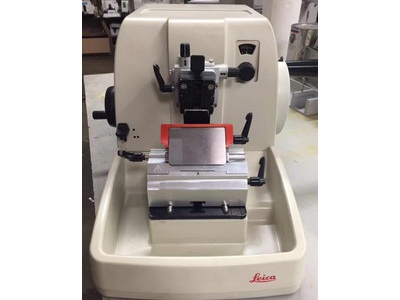Refurbished Leica RM2235 Microtome
