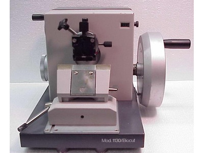AO 1130 Biocut Microtome