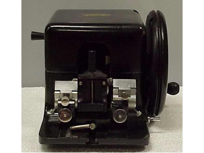 AO 820 Microtome (Black)