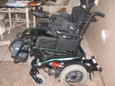 QUICKIE S-626 POWER WHEELCHAIR! EXTRAS!