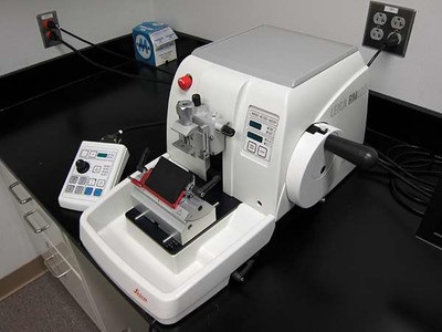 Leica 2255 Microtome