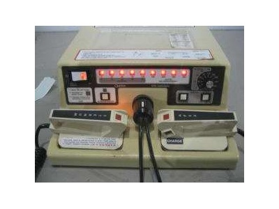 Quinton 617 Defibrillator